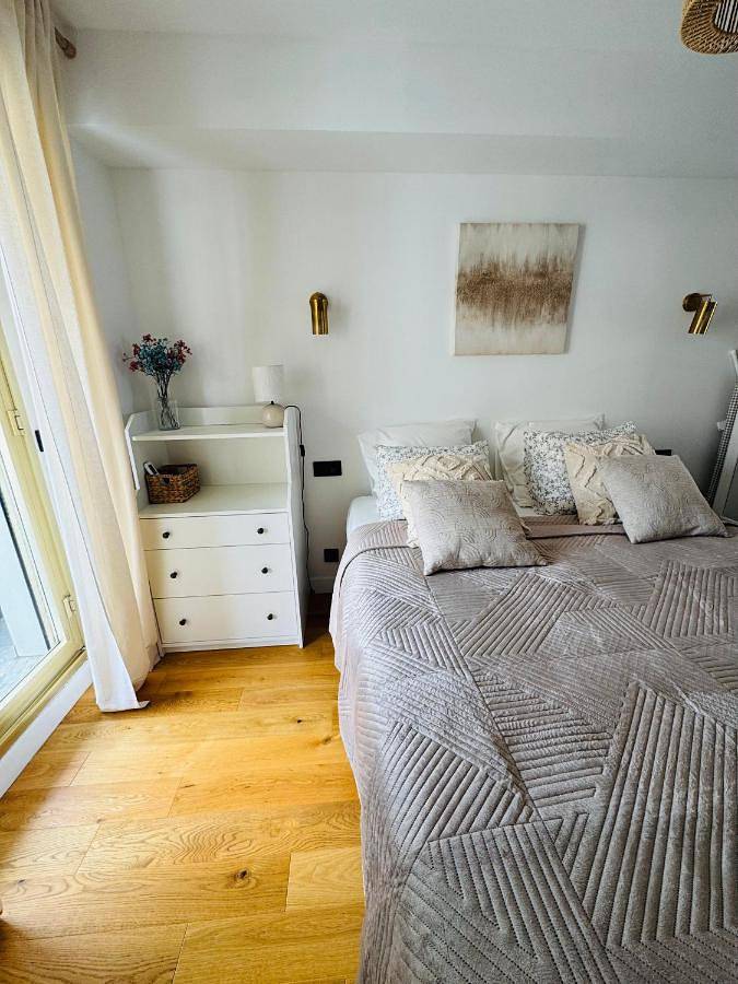 Appartement entier, One-Bedroom Apartment in Nice, Côte méditerranéenne (France)