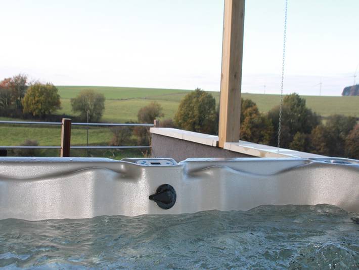 Lodge voor 18 personen, with Terras and Tuin as well as Sauna in Provincie Luxemburg