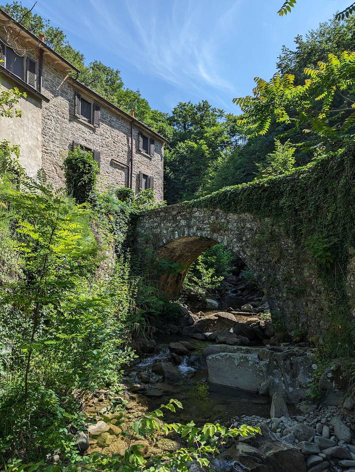 Location de vacances pour 12 personnes, avec terrasse et jardin à Loro Ciuffenna - 2