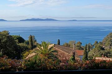 Gîte pour 6 personnes, avec jardin à Rayol-Canadel-sur-Mer