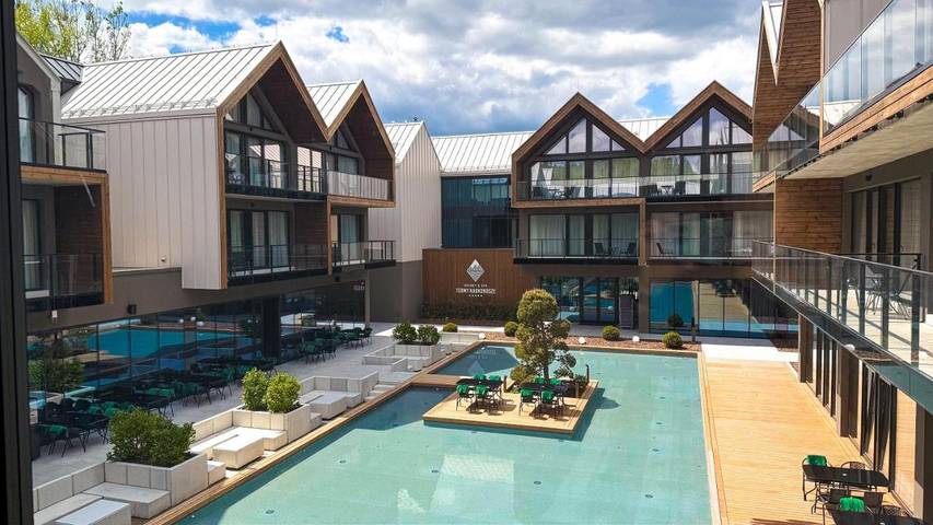 Hotel für 4 Personen, mit Sauna und Whirlpool sowie Pool und Kinderpool, mit Haustier