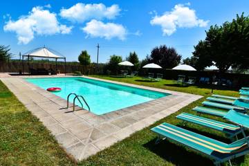Villa for 20 Guests in Cortona, Arezzo Province, Picture 4