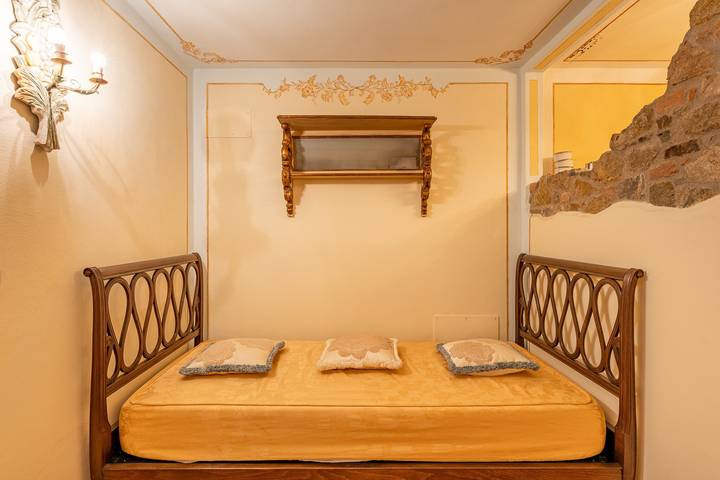 Holiday Apartment "Grillo Rosso Taverna" with Fireplace in Molazzana, Garfagnana