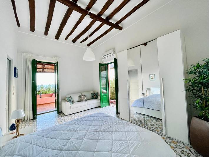 Gîte pour 18 personnes, avec jardin et vue, animaux acceptés à Santa Marina Salina - 3