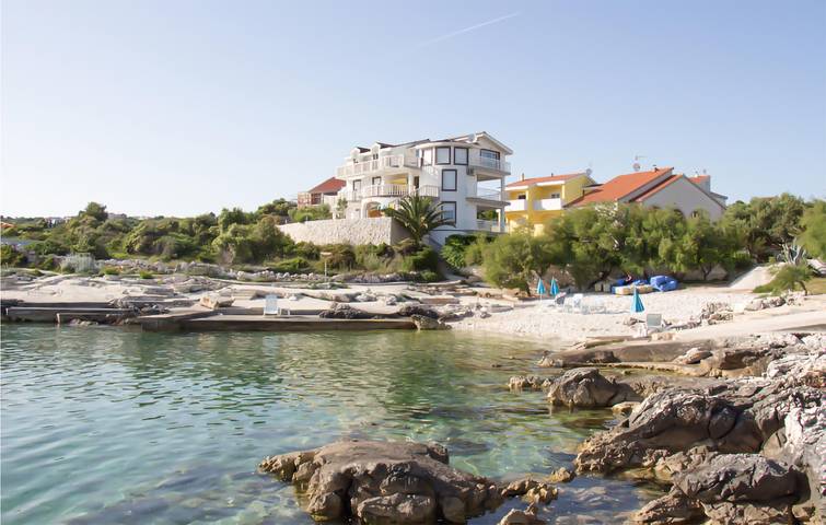 Apartamento de vacaciones para 6 personas, con terraza y piscina - 1