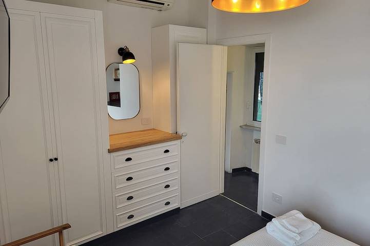 Rustico medioevale con giardino e meravigliosa vista mare in Porto Venere, Comune di Porto Venere
