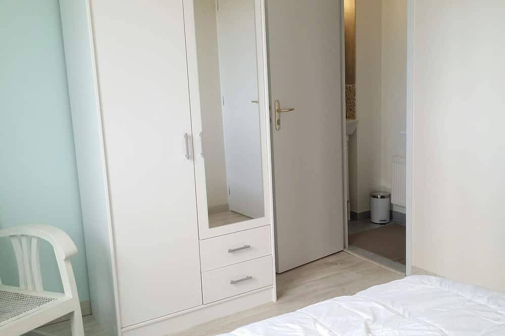 Manche Normandie Quinéville 100 m van de zee, Saint Vaast la Hougue gesloten terrein. in Quinéville, Cherbourg en omgeving