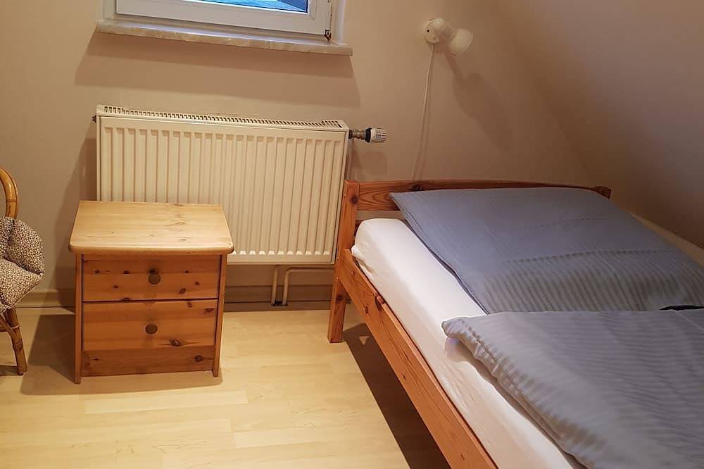 Ganze Wohnung, Helle, gemütliche Ferienwohnung für bis zu 6 Personen auf dem Bauernhof in Hambühren, Lüneburger Heide