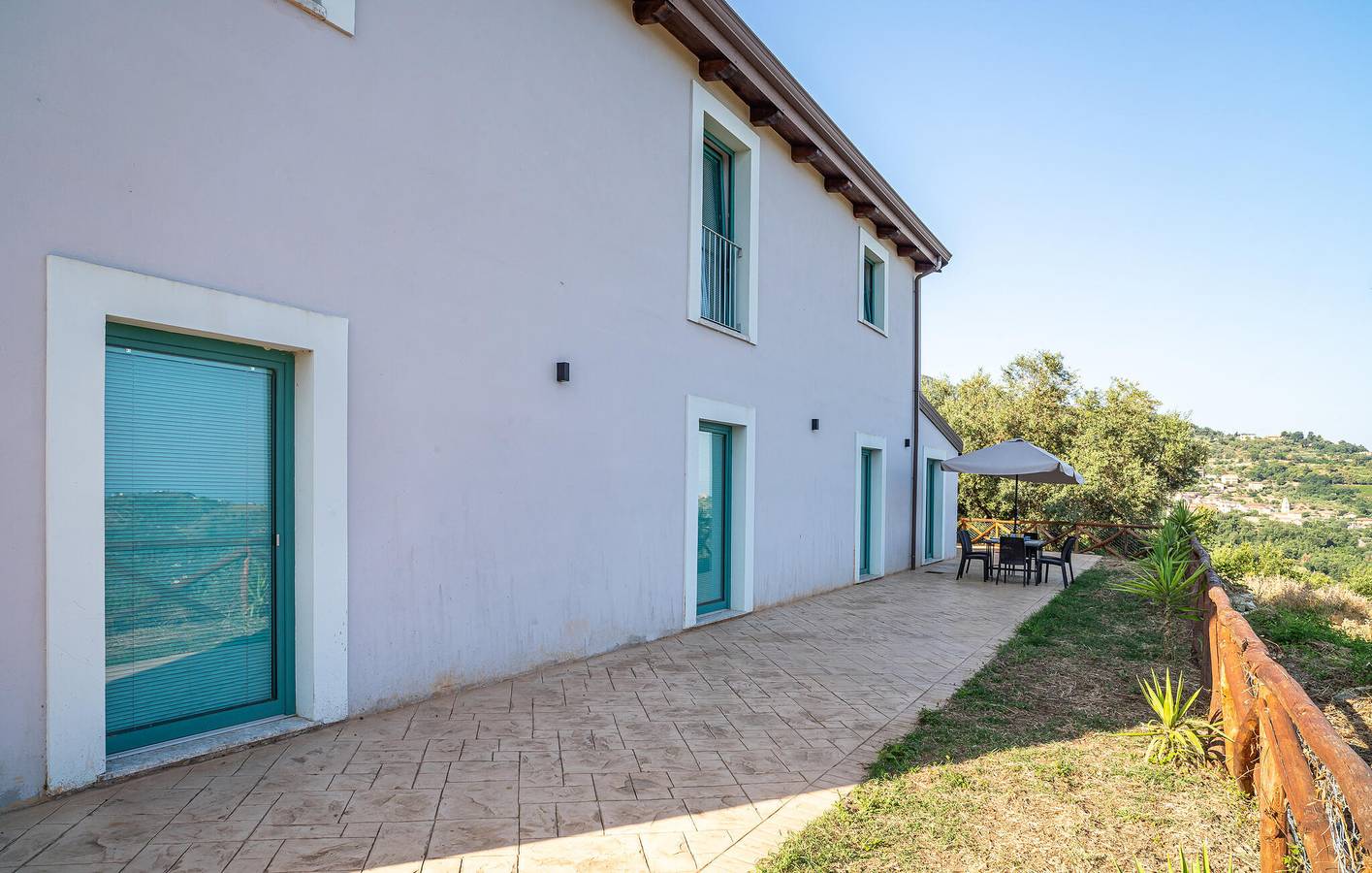 Gemütliches 150qm Apt mit Pool, Parkplatz & WiFi, 1km nach Perdifumo in Perdifumo, Cilento