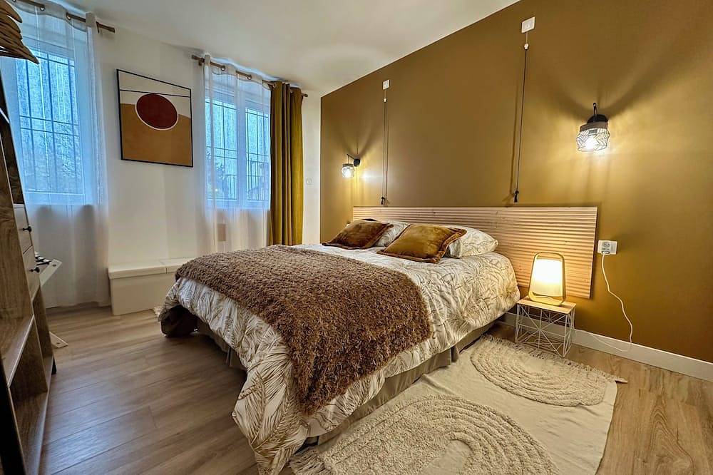 Entire apartment, \"Au Gray des flots\" riverside apartment Pets welcome in Gray, Haute-Saône