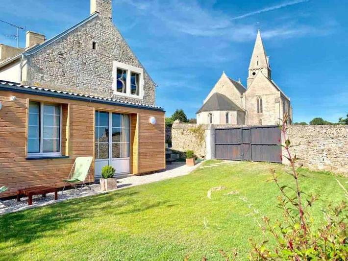 Location de vacances pour 2 personnes, avec Terrasse ainsi que Jardin et Vue à Colleville-sur-Mer