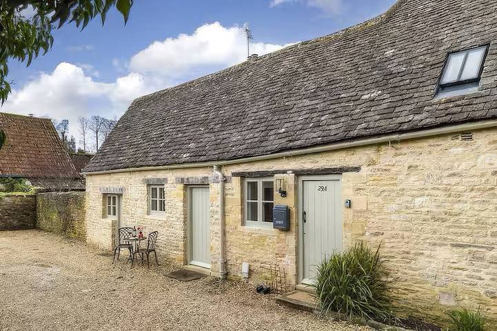 Gîte pour 3 personnes, avec terrasse, animaux acceptés à Bibury