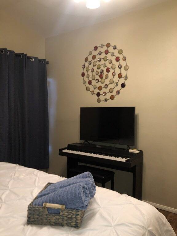 Charming Private Oasis- Approx 10 min to strip, Arcade Machine,Footmassagers in North Las Vegas, Nevada