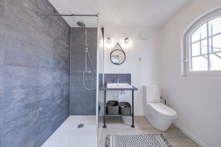 Location de vacances pour 2 personnes, avec piscine et jardin ainsi que jacuzzi et terrasse à Saint-Paul-en-Forêt - 4