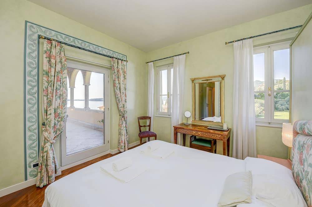 La Romantica: Luxuriöse Ferienwohnung mit Seeblick in Gardone Riviera, Gardasee-Berge