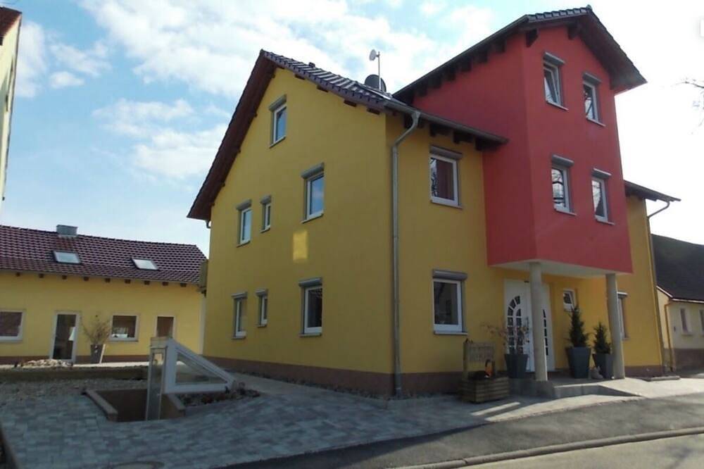 Ganze Wohnung, Ferienwohnung mit eigenem Badezimmer in Röttingen, Taubertal