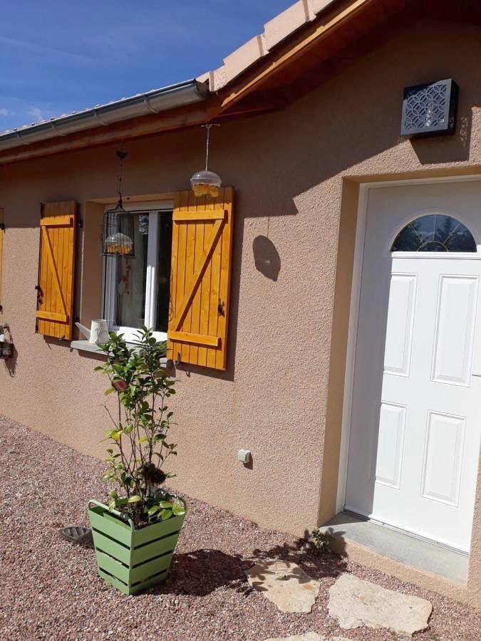 Gîte pour 7 personnes, avec jacuzzi et jardin dans Massilly