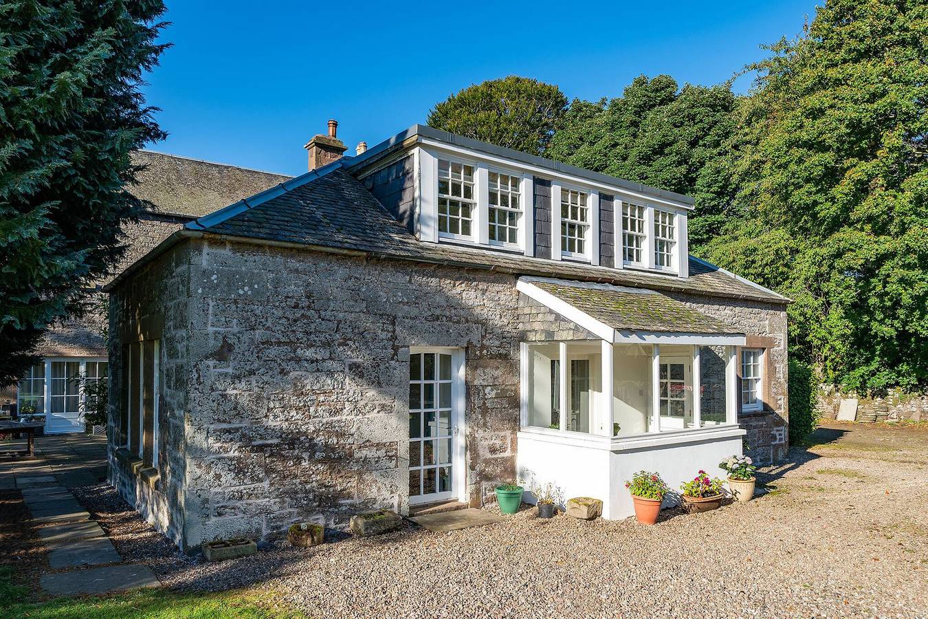Kirkgate Cottage - 2 Bed Secluded Spot in Angus