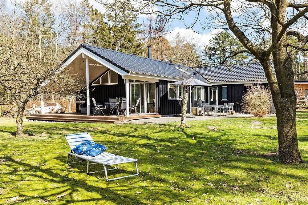 8302 Kolind in Kolind, Rønde