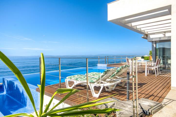 Holiday rental for 8 people, with terrace and garden in Roses