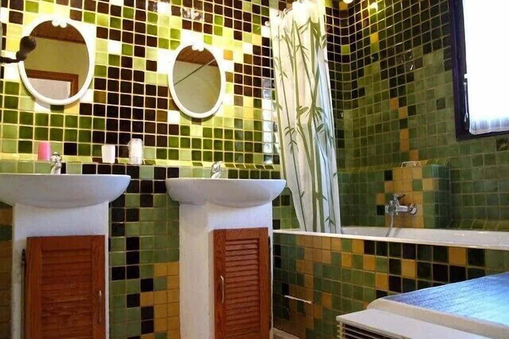 Apartamento entero, Appart. en la villa con piscina y jardín, 2 dormitorios, 2-4 pers. in Les Adrets-de-l'Estérel, Massif de l'Esterel