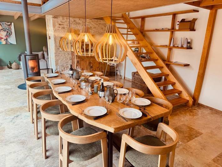 Location de vacances pour 12 personnes, avec Terrasse et Jardin ainsi que Piscine et Vue à Lalbenque