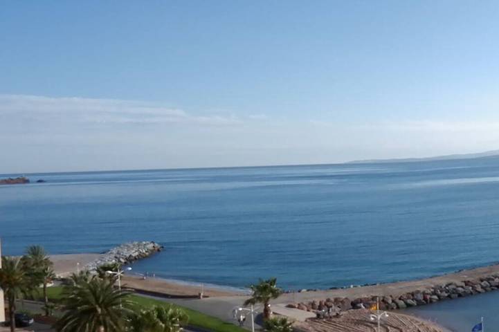 Gîte pour 4 personnes, avec Balcon dans Plage Beau Rivage Saint Raphael