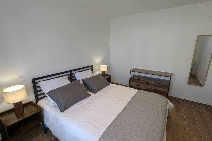 Gîte pour 4 personnes, avec jardin dans Ingré - 3