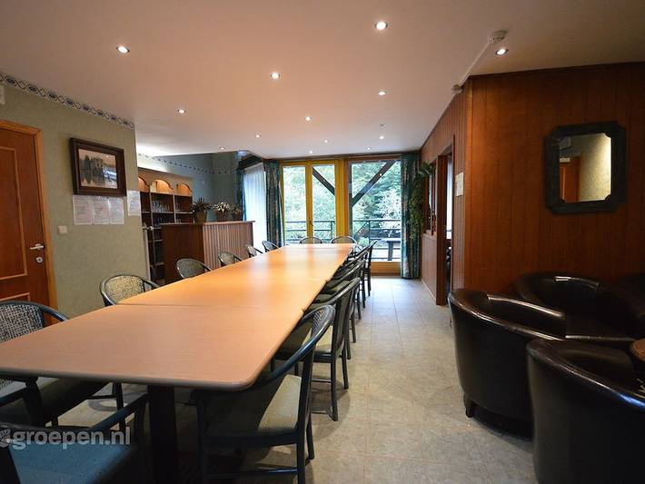 Location de vacances pour 18 personnes, avec sauna ainsi que terrasse et balcon/terrasse à La Roche-en-Ardenne - 2