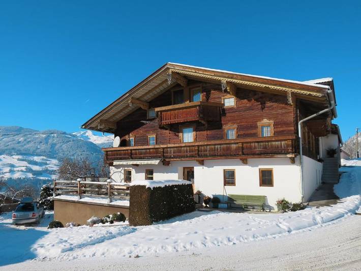 Ferienwohnung für 12 Personen, mit Balkon und Terrasse in Stummerberg