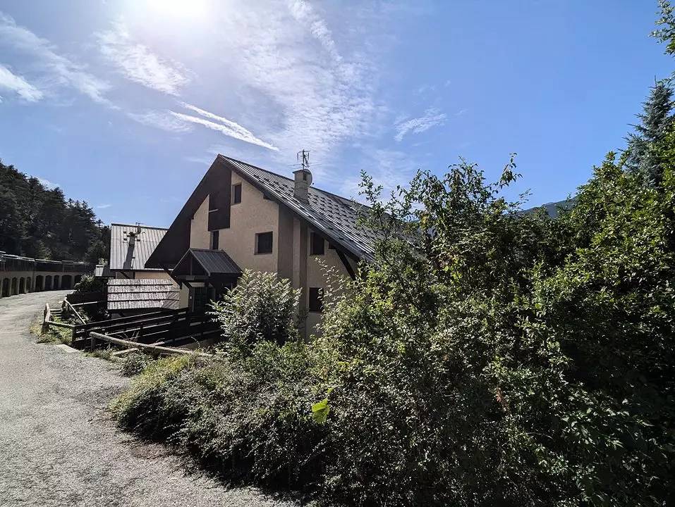 Apartamento entero, Bonito T2 con balcón para 4 personas con vistas a la montaña. in Vallouise, Parque Nacional de los Ecrins