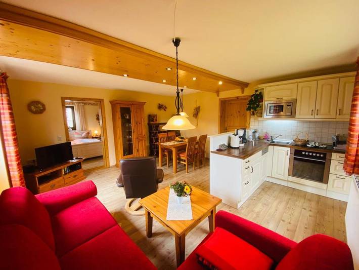 Ferienwohnung für 4 Personen, mit Balkon und Terrasse sowie Garten und Ausblick