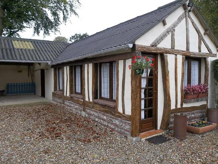 Gîte pour 4 personnes, avec jardin à Biville-la-Baignarde
