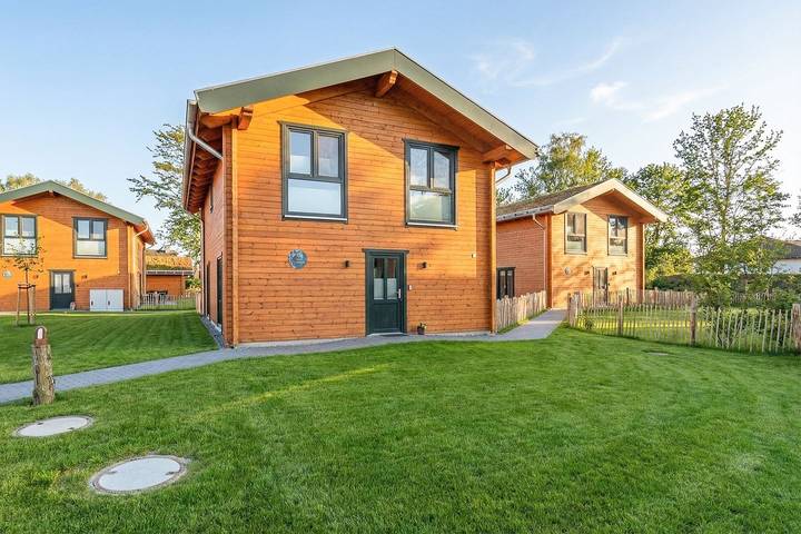 Ferienhaus für 6 Personen, mit Whirlpool und Terrasse sowie Garten und Sauna in Tönning