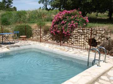 Chambre d’hôte pour 2 personnes, avec terrasse et jardin ainsi que piscine et vue à Ansouis