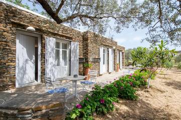 Gîte pour 2 personnes, avec jardin ainsi que terrasse et vue dans Apollonia
