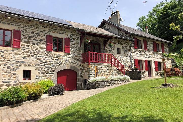 Gîte pour 6 personnes, avec piscine et jardin