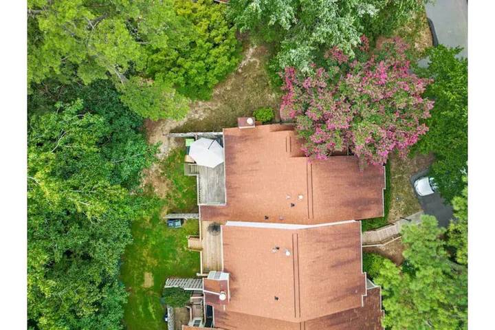 Vacation rental for 4 people, with pool and terrace, with pets in Raleigh