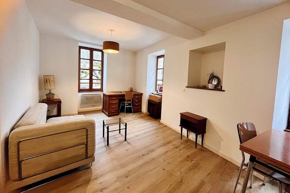 Entire apartment, Appartement minimaliste et cozy in Cajarc, Causses du Quercy Regional Nature Park