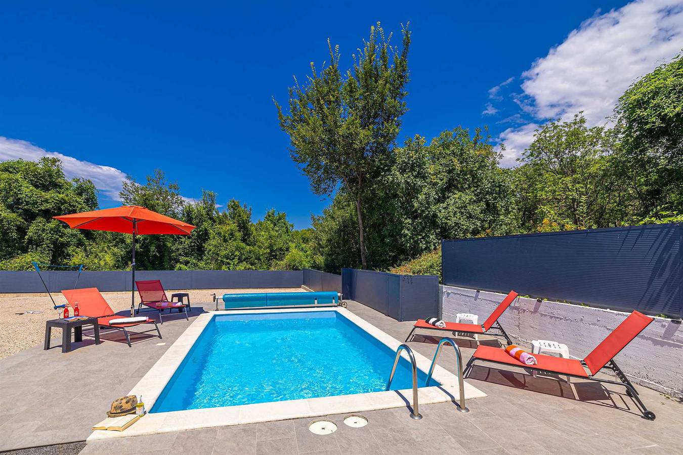 Ganze Wohnung, Ferienhaus Charming mit privatem Pool in Kras, Krk