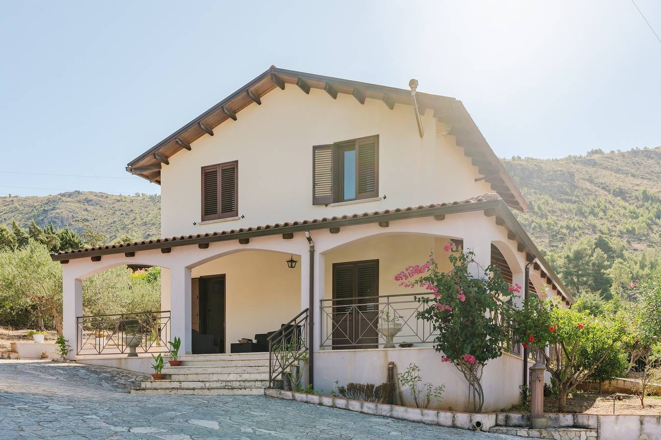 Villa 'Baronehome' con Vista Montagna, Giardino Privato e Aria Condizionata in Castellammare del Golfo, Provincia di Trapani