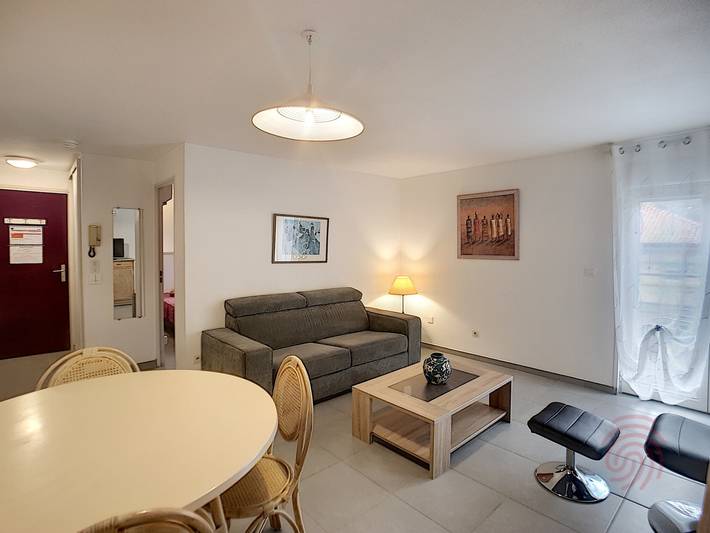 Ganze Wohnung, Geräumiges F2-Apt mit Terrasse, Klima, WLAN, Parkblick, zentrumsnah, 50m zu Thermen, Haustiere ok in Lamalou-les-Bains, Béziers und Umgebung
