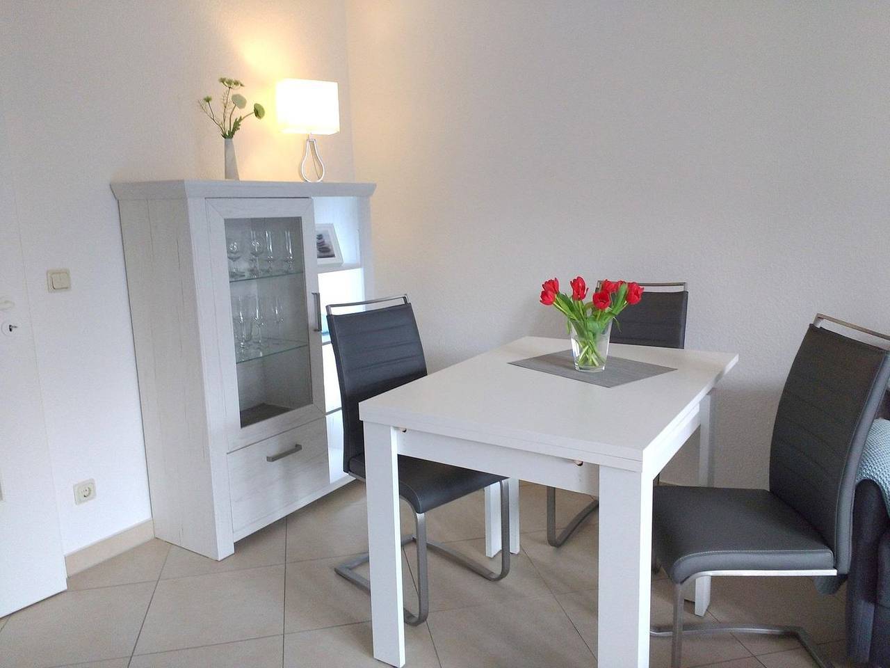 Ganze Wohnung, Freundliche Ferienwohnung im Reetdachhaus in Zingst, Fischland - Darß - Zingst