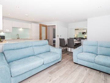 Log Cabin for 4 People in Newquay, Cornwall, Photo 2