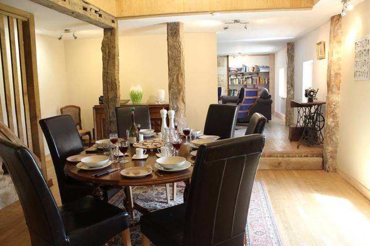 Location de vacances pour 5 personnes, avec vue ainsi que piscine et jardin, animaux acceptés à Chassenon - 4