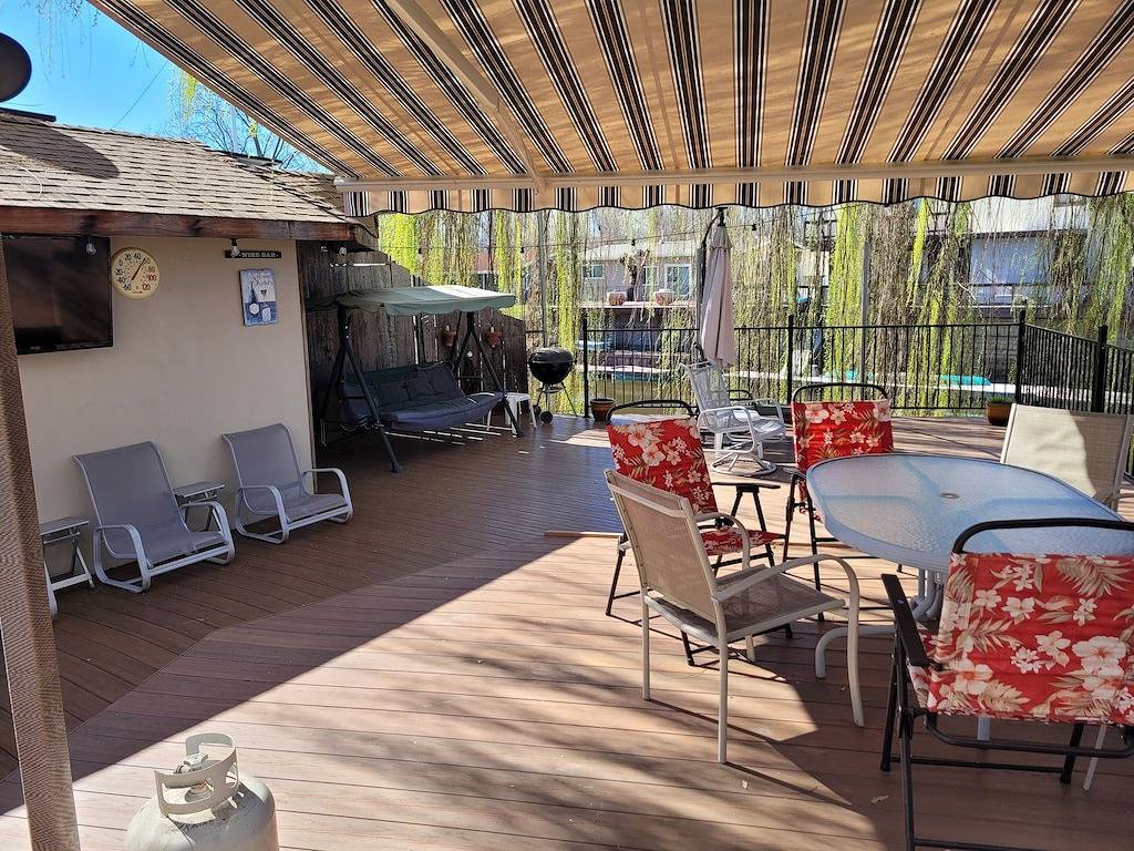 Picturesque sunset views perfect for couples, families and fishermen in California North Coast