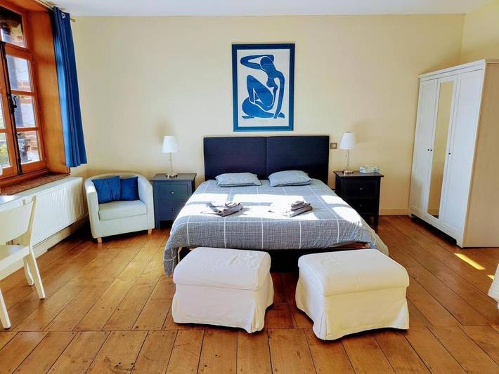 Location de vacances pour 3 personnes, avec Terrasse ainsi que Jardin et Vue à Sains-du-Nord