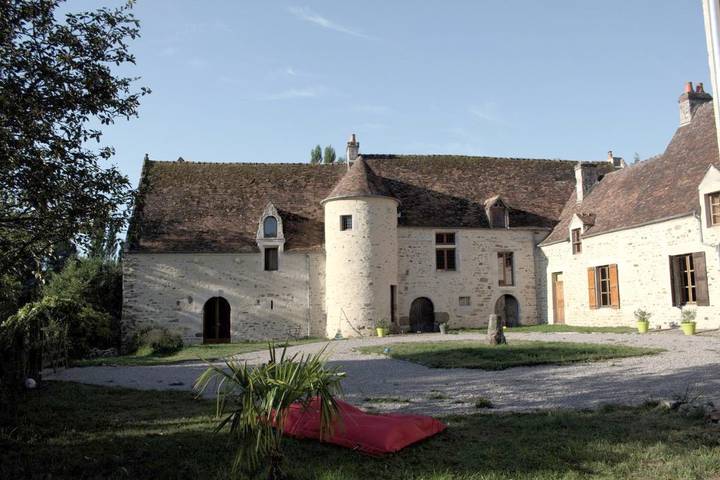 Chambre d’hôte pour 3 personnes, avec Terrasse et Jacuzzi ainsi que Jardin et Piscine
