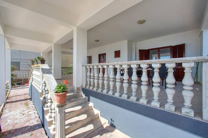 Ferienwohnung für 9 Personen, mit Terrasse in Bibinje - 3