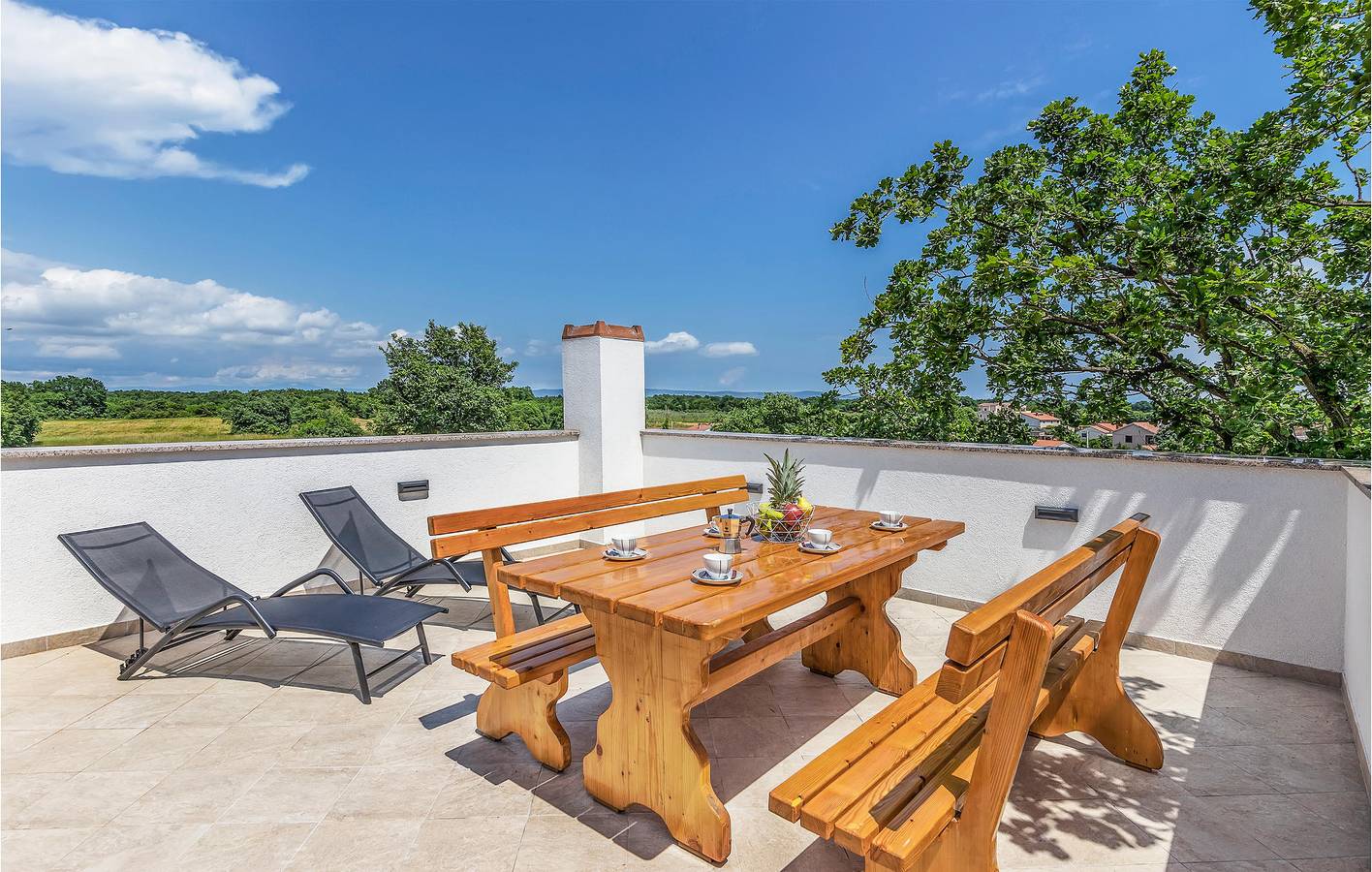 Ganze Ferienwohnung, Gemütliche 2-Zimmer-Wohnung mit Terrasse, in der Nähe des Stadtzentrums von Muntic in Muntic, Südküste Istrien